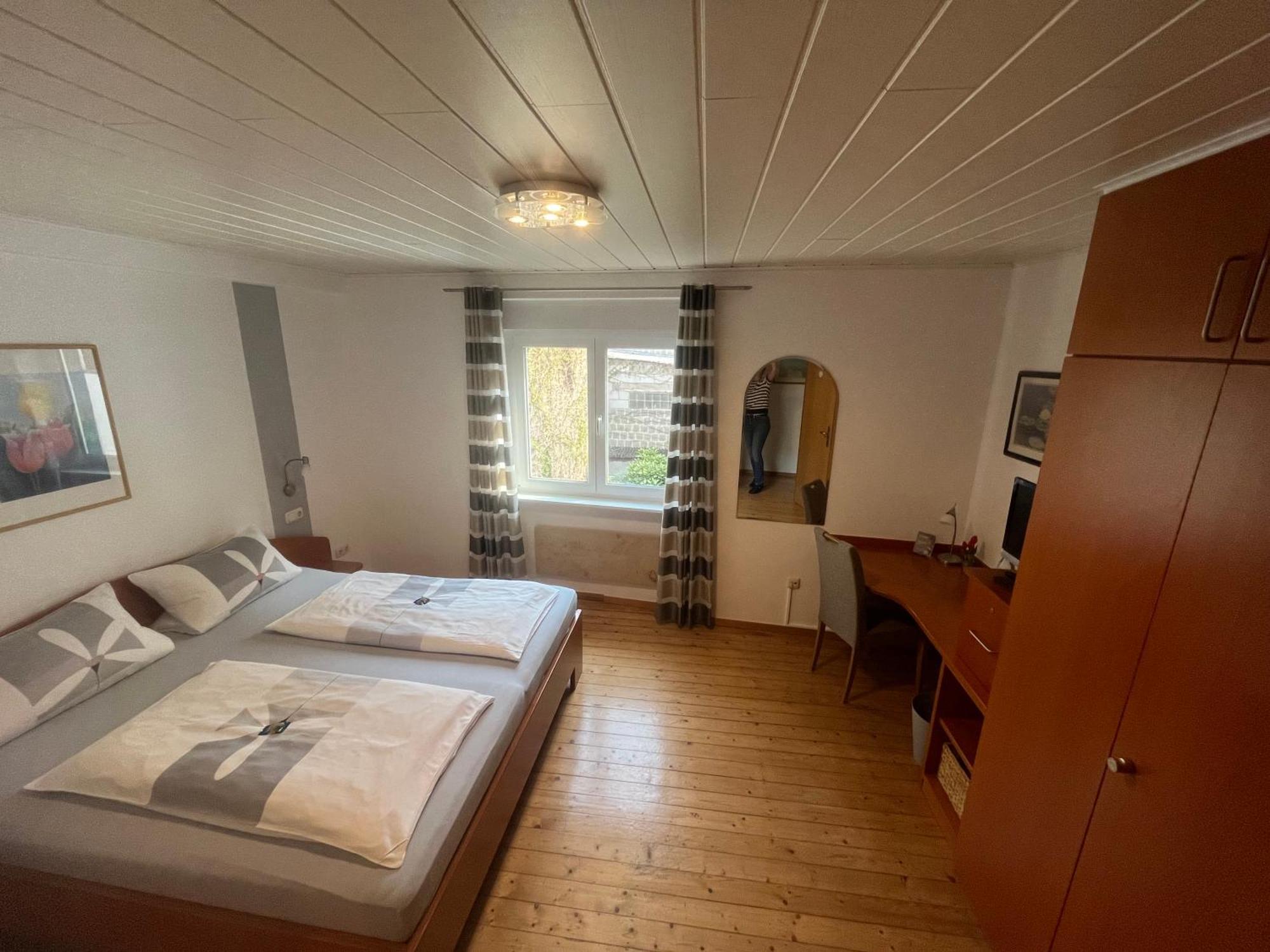 Wein- Und Gaestehaus M. Bai Mesenich Luaran gambar